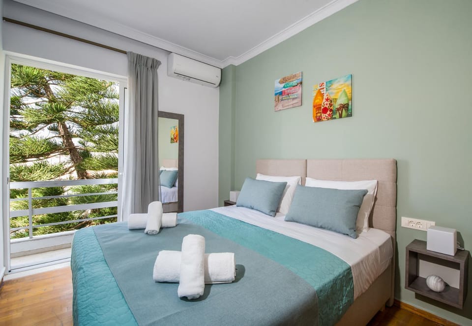 Bed, Photo of the whole room, Bedroom, Garden view