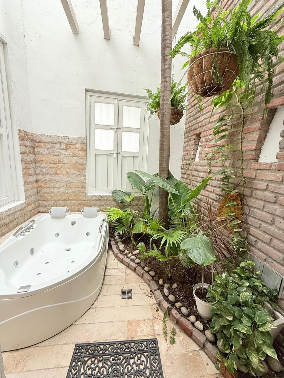 Natural landscape, Hot Tub, Bathroom