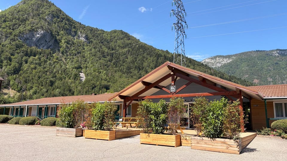 Property building, Day, Natural landscape, Mountain view