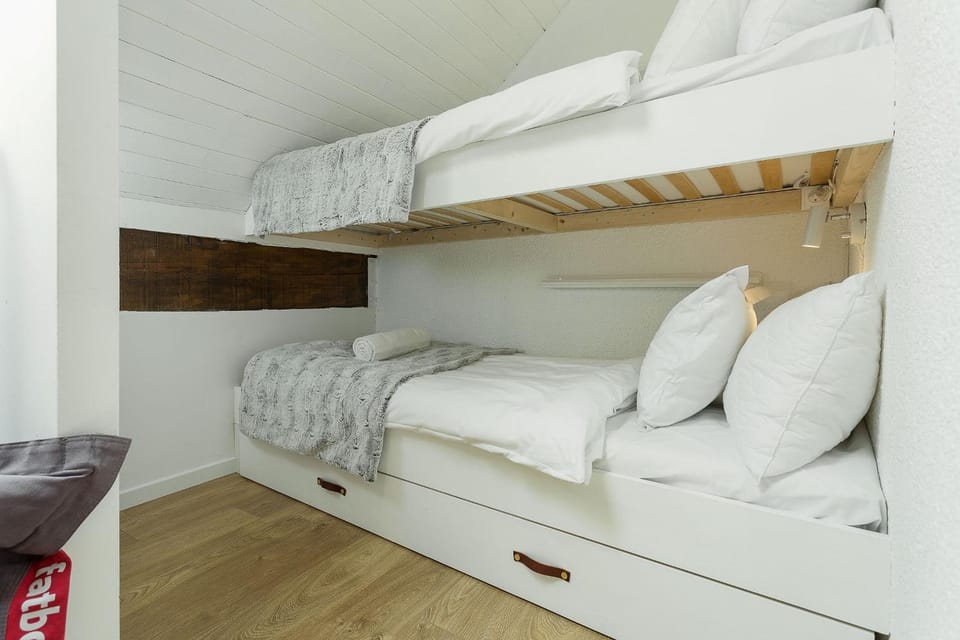bunk bed