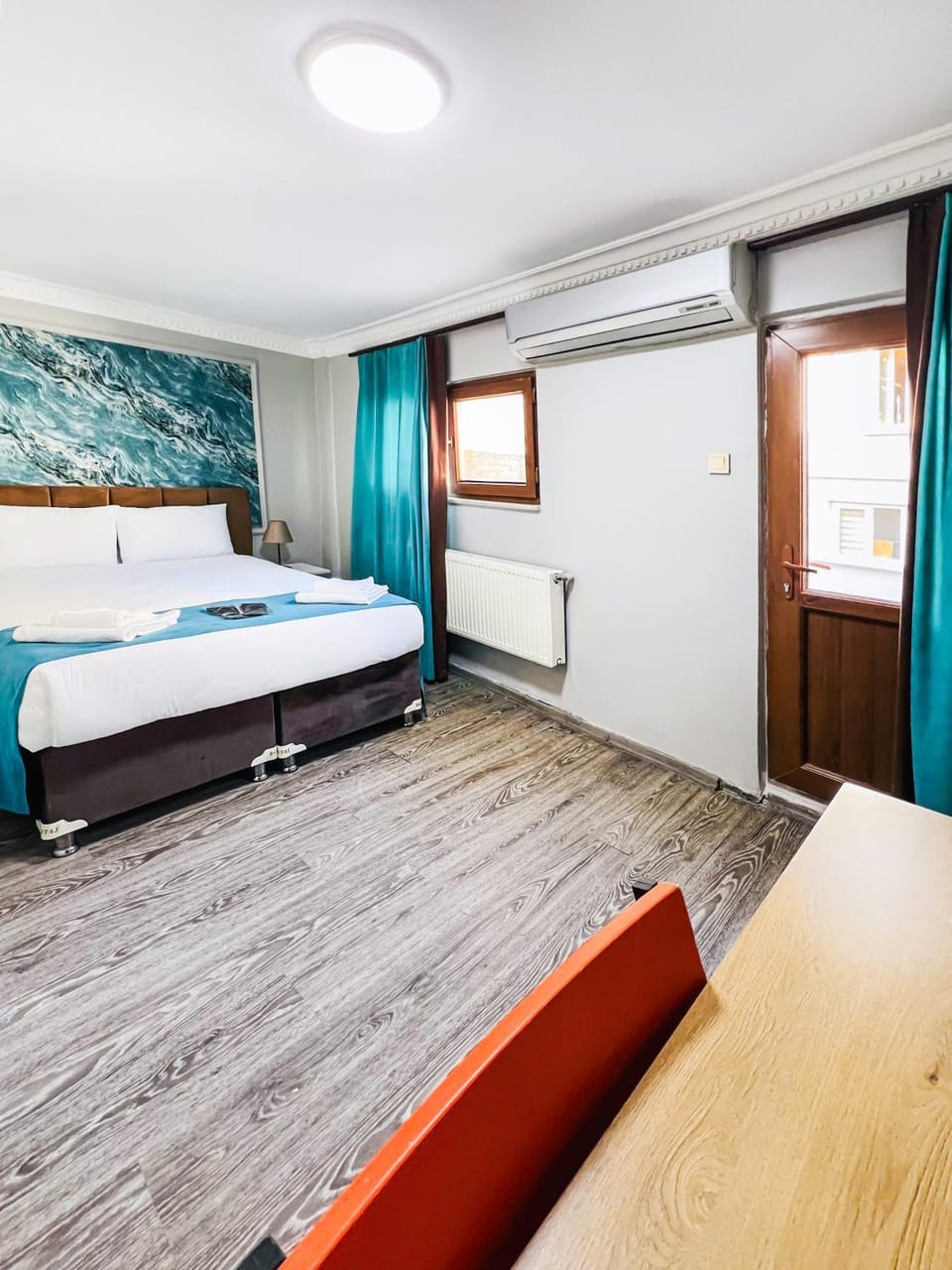 Bed, Photo of the whole room, Bedroom