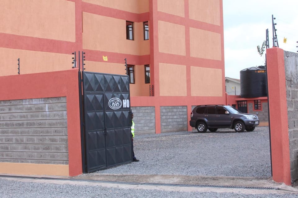 Property building, Facade/entrance