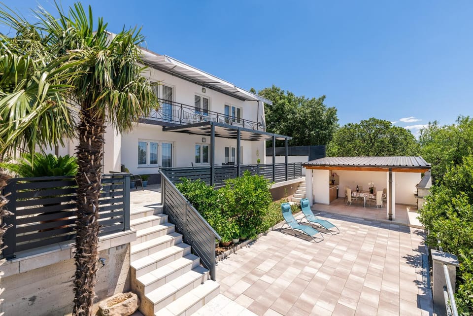 Day, Garden, Garden, View (from property/room), Balcony/Terrace, Balcony/Terrace, Garden view