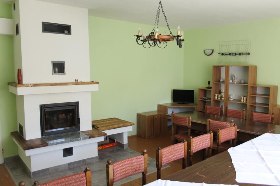 Communal lounge/ TV room, Living room
