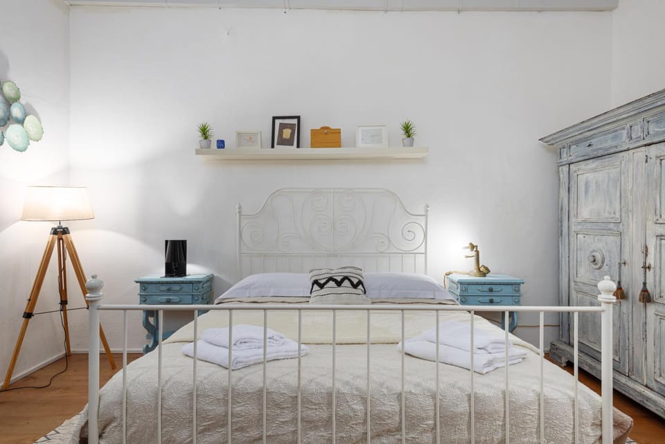Bedroom, wardrobe