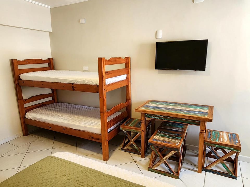 Dining area, Bedroom, bunk bed
