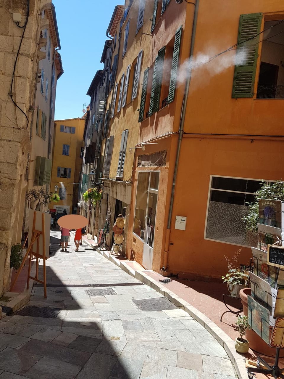 Property building, Neighbourhood