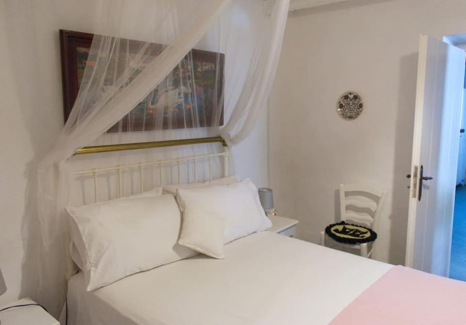 Anastasia's house Ysterni House in Paros, Greece