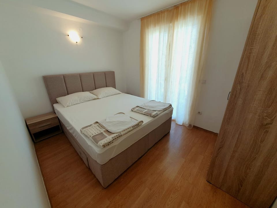 Bed, Bedroom, wardrobe
