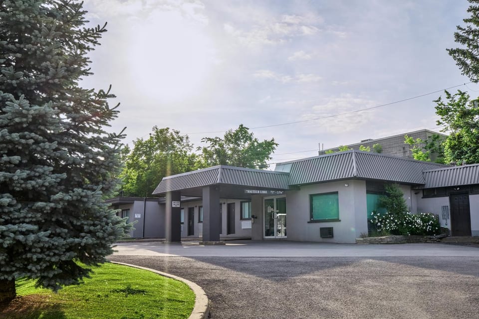 Property building, Facade/entrance