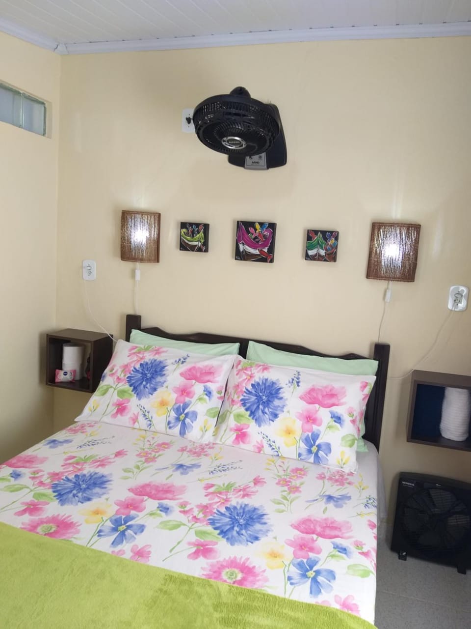 Bed, Photo of the whole room