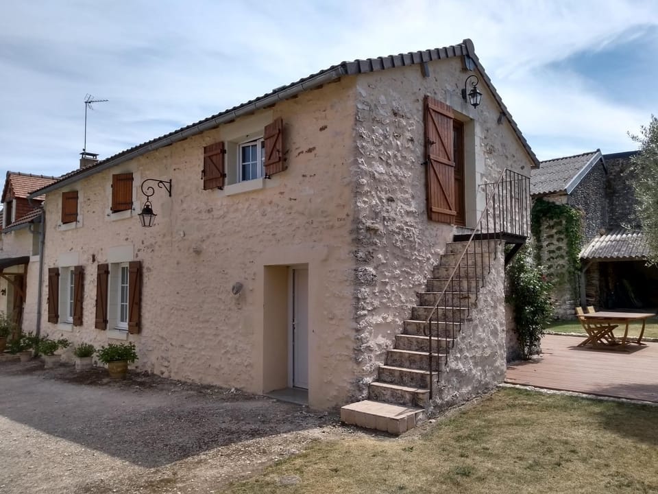 Property building, Facade/entrance, Garden