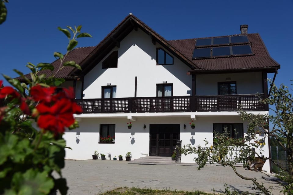 Casa Poienarilor Bed and Breakfast in Brașov County