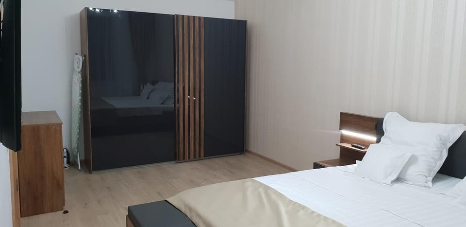 Bed, Photo of the whole room, Bedroom, wardrobe