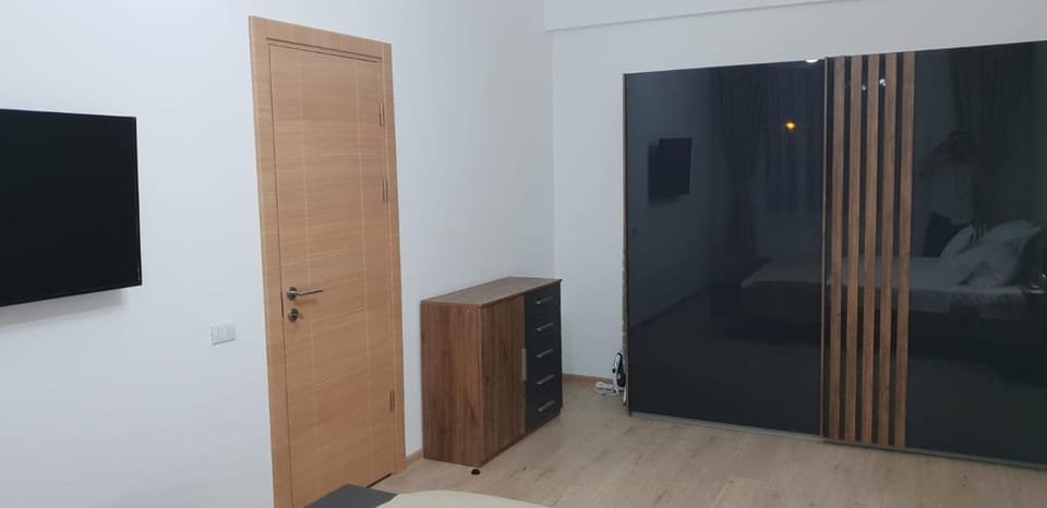 TV and multimedia, Bedroom, wardrobe