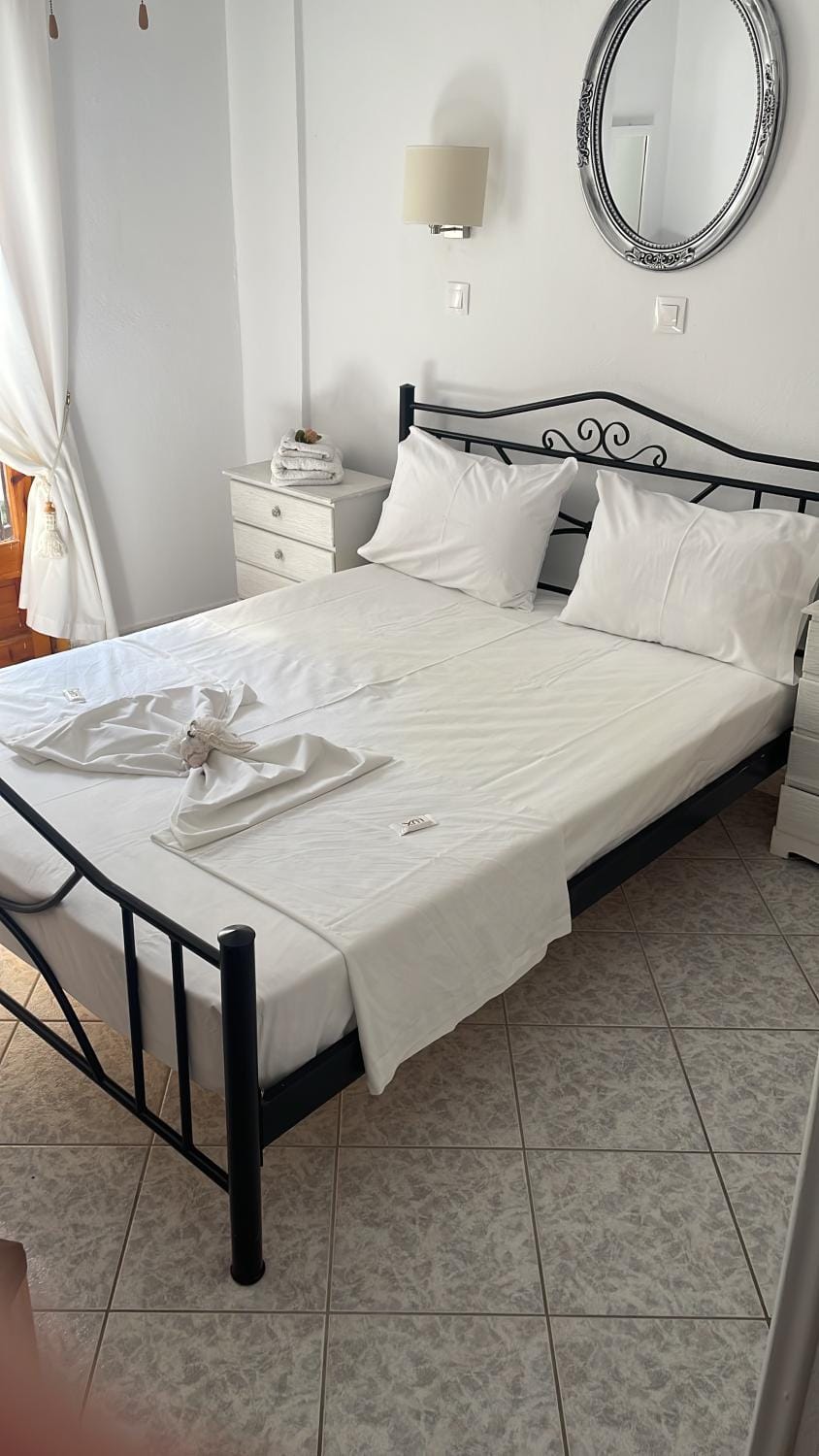 Blue Sky Apartment in Samos, Greece
