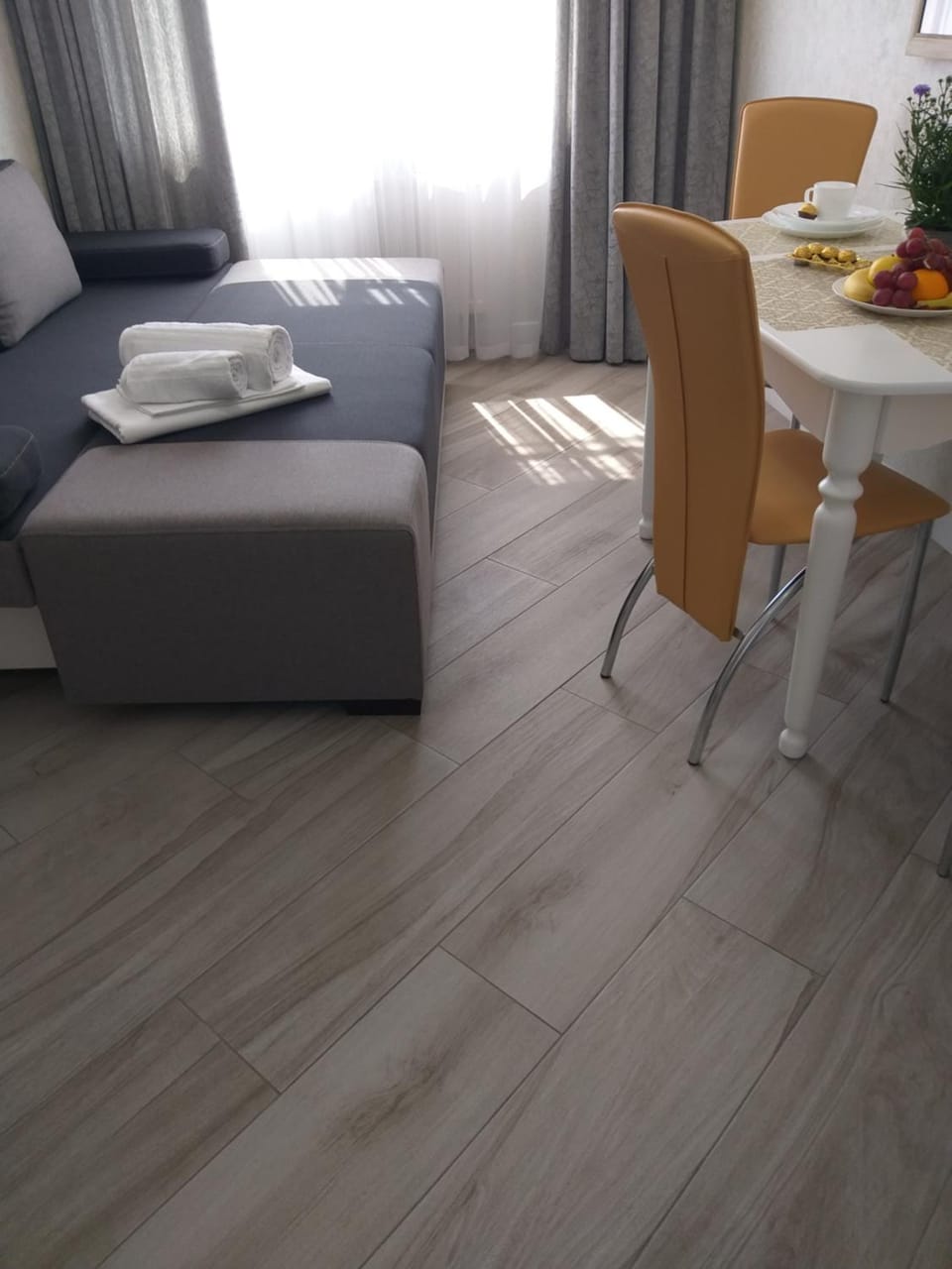 Seating area, Dining area