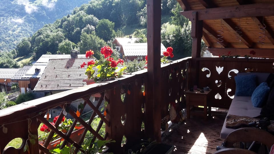 Spring, Summer, Balcony/Terrace, On site, Mountain view