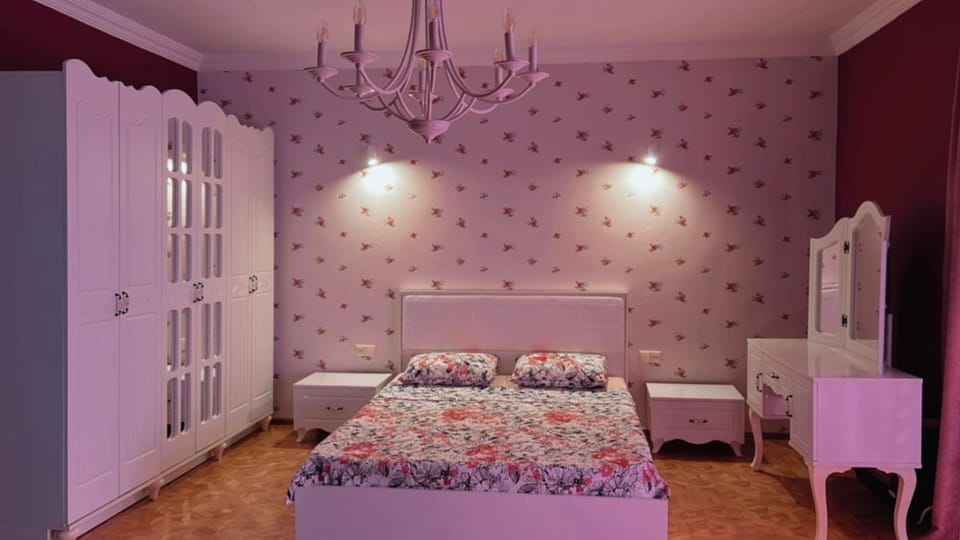 Bed, Photo of the whole room, Bedroom, wardrobe