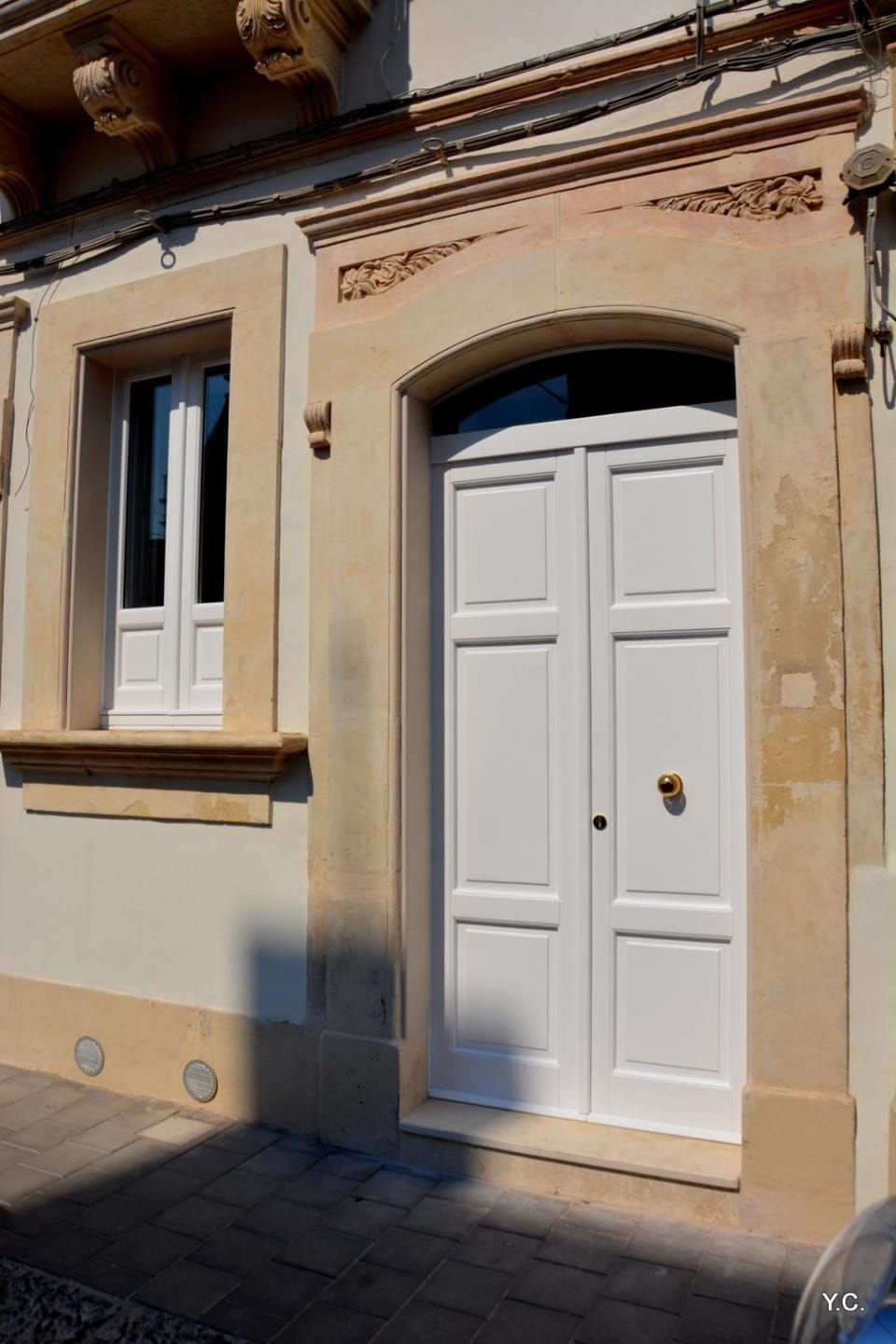 Facade/entrance