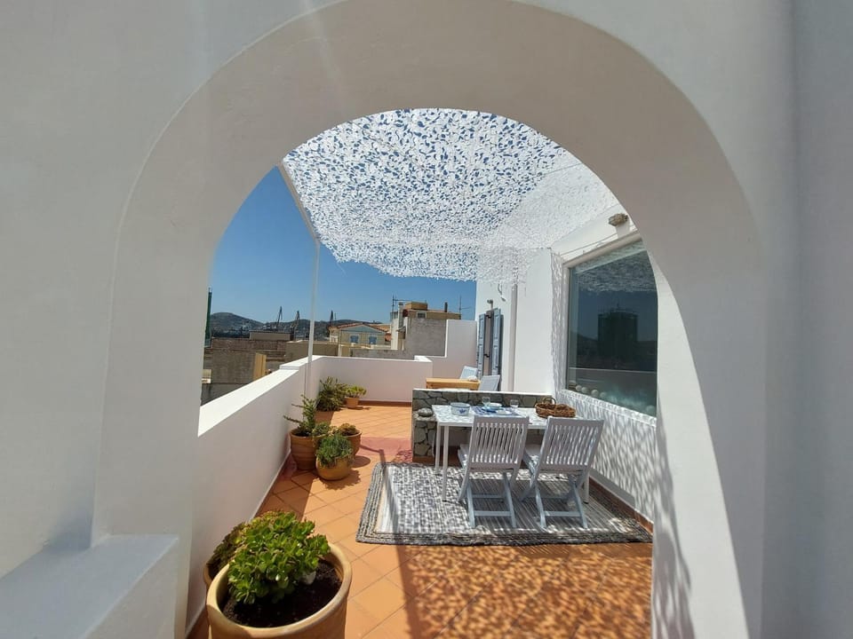 View (from property/room), Balcony/Terrace, Dining area