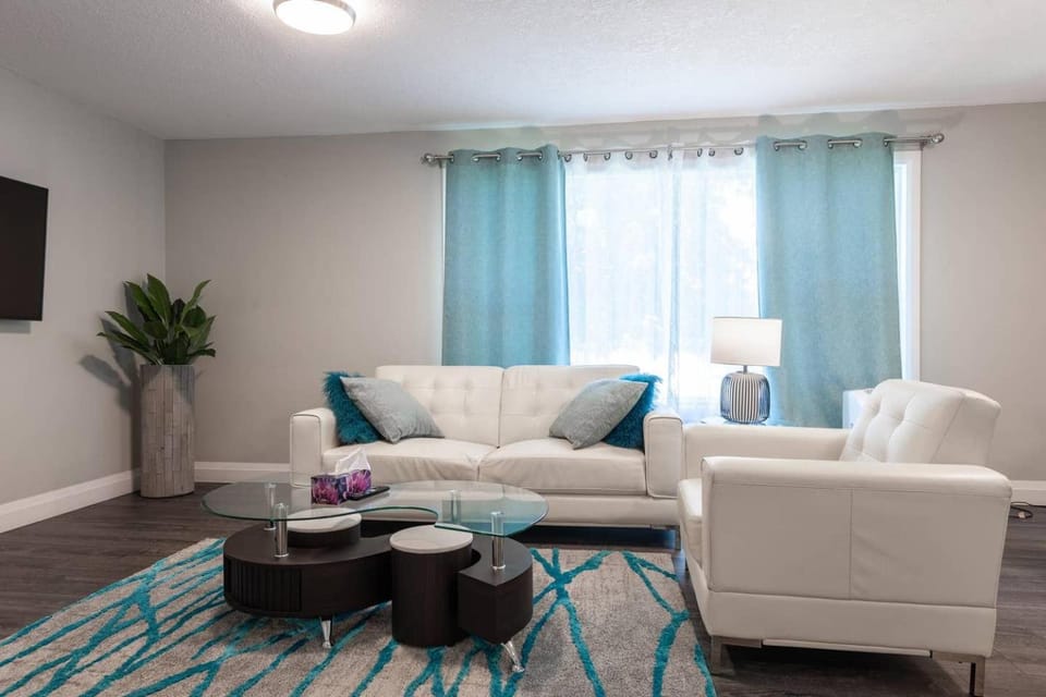 ENTIRE 2 BEDROOM APARTMENT UPTOWN WATERLOO - e2 Apartment in Waterloo