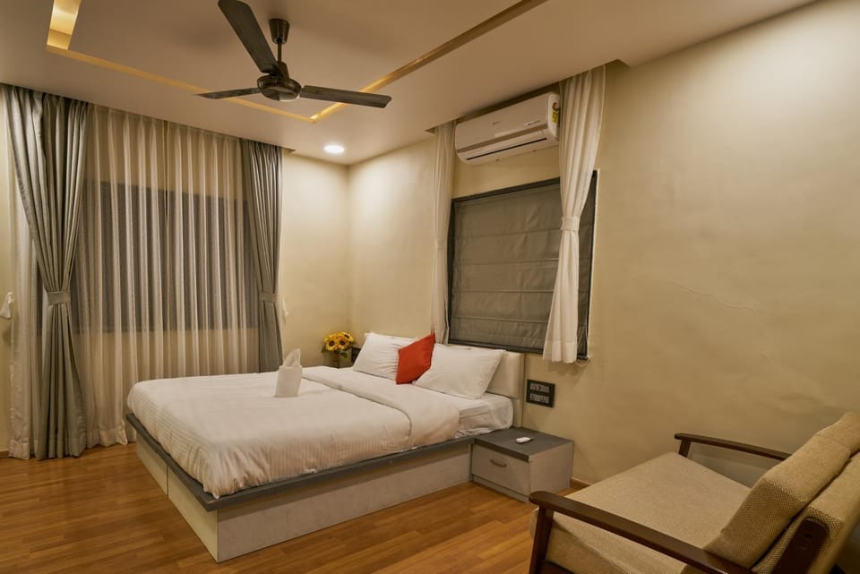 Bed, Photo of the whole room