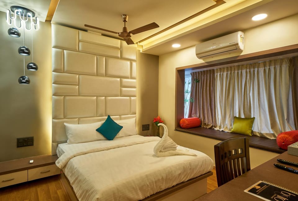 Bed, Photo of the whole room, Seating area