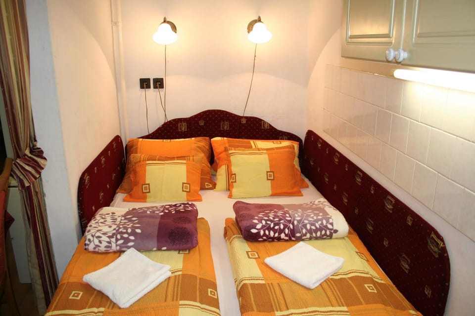 Arany Barokk Apartman Apartment in Slovakia
