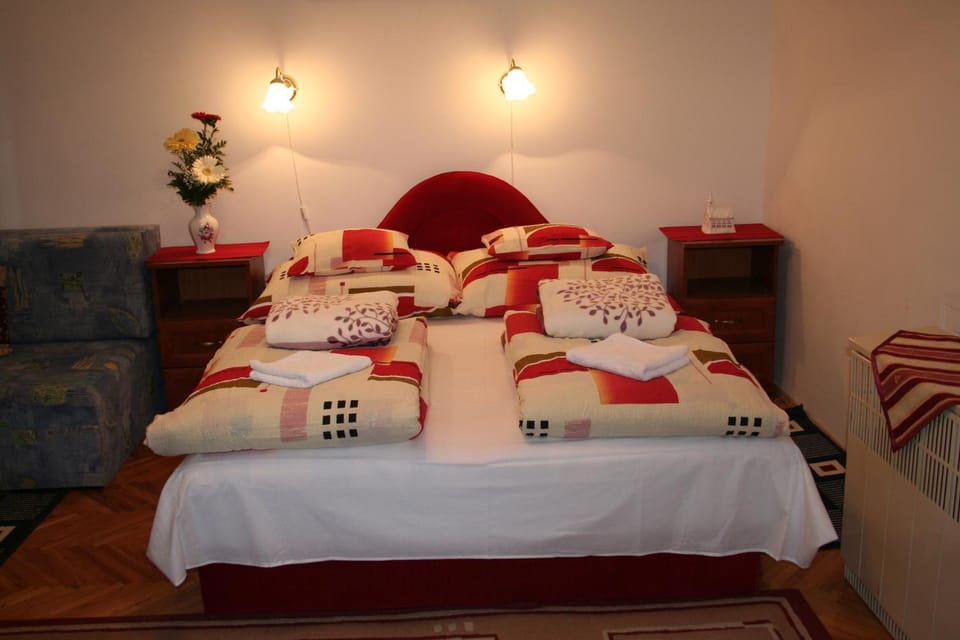 Arany Barokk Apartman Apartment in Slovakia