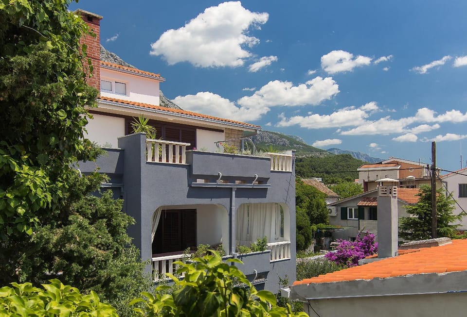 Property building, Balcony/Terrace
