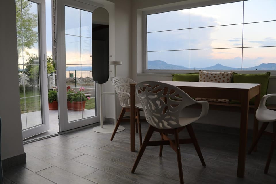 Dining area, Sea view