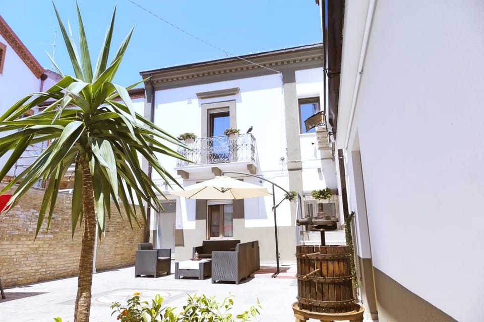 Property building, Facade/entrance, Garden view