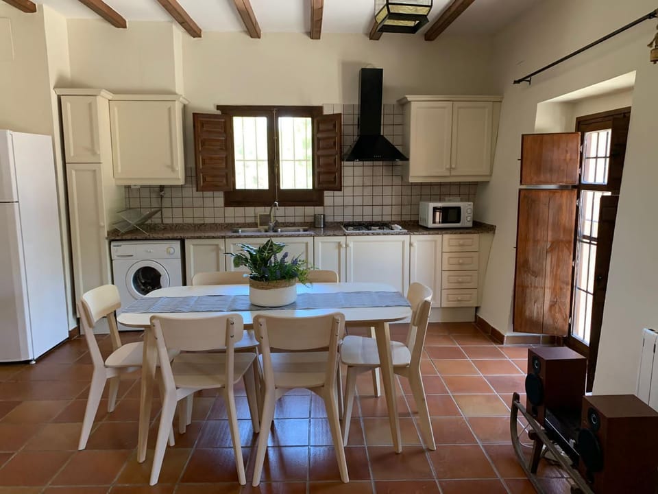Castillo con piscina en plena Sierra Calderona Apartment in Valencian Community