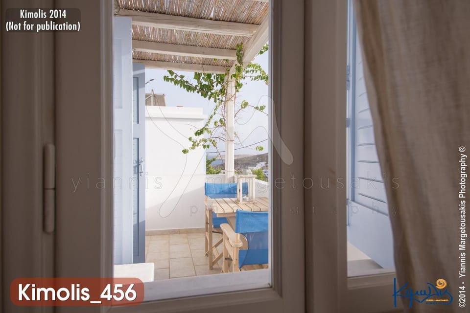 Kimolis Apartment hotel in Milos