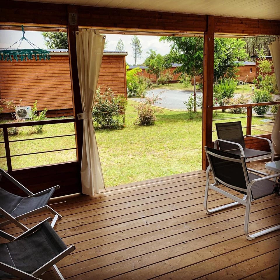Chalet 3 chambres en Bois dans les landes n37 Nature lodge in Nouvelle-Aquitaine