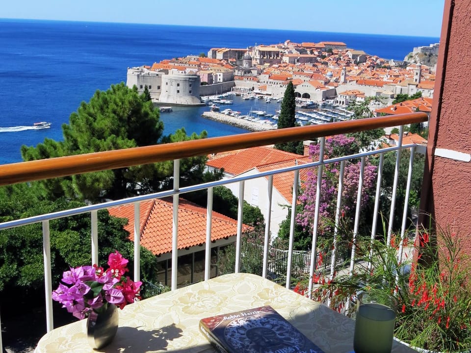 Nearby landmark, Neighbourhood, Natural landscape, Summer, Balcony/Terrace, City view, Landmark view, Sea view