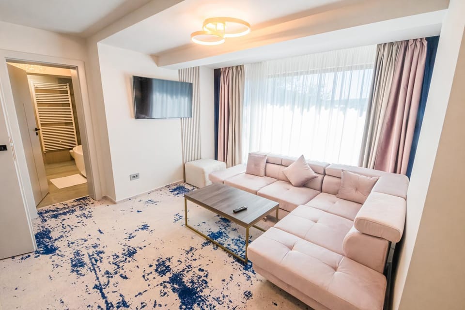 TV and multimedia, Living room, Photo of the whole room, Seating area