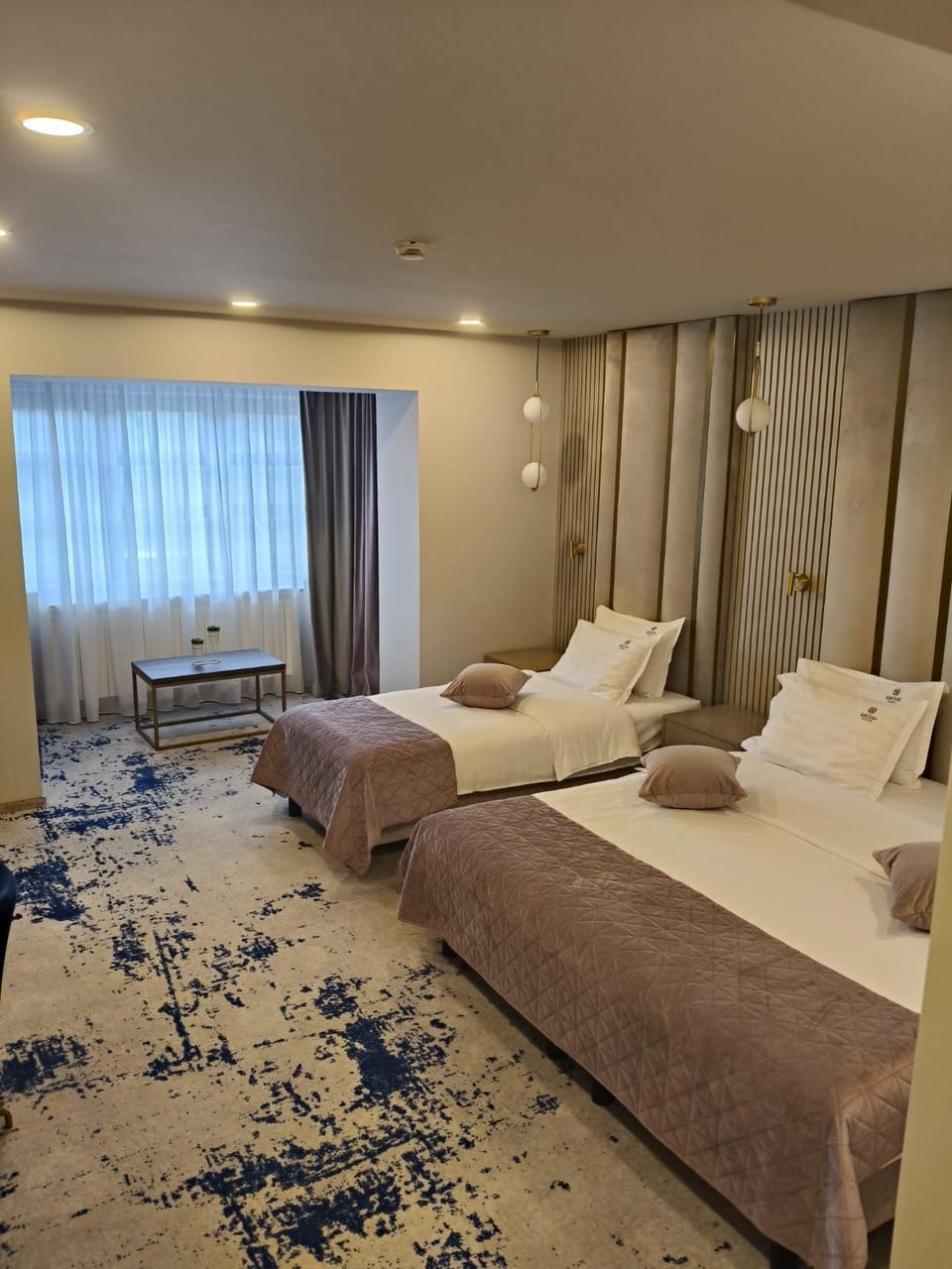 Bed, Photo of the whole room, Seating area, Bedroom