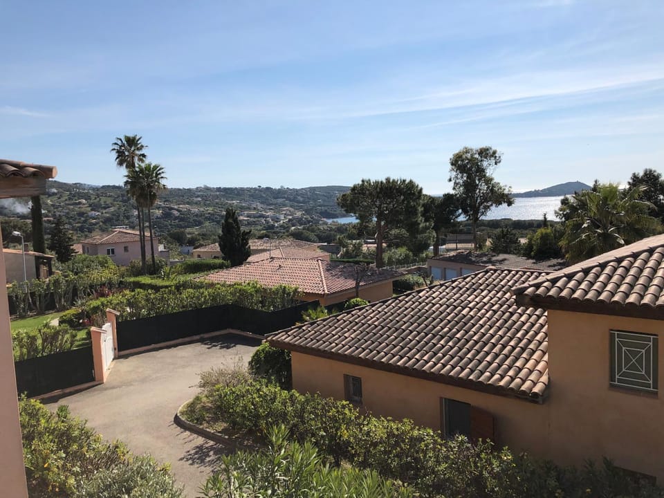 Garden view, Sea view