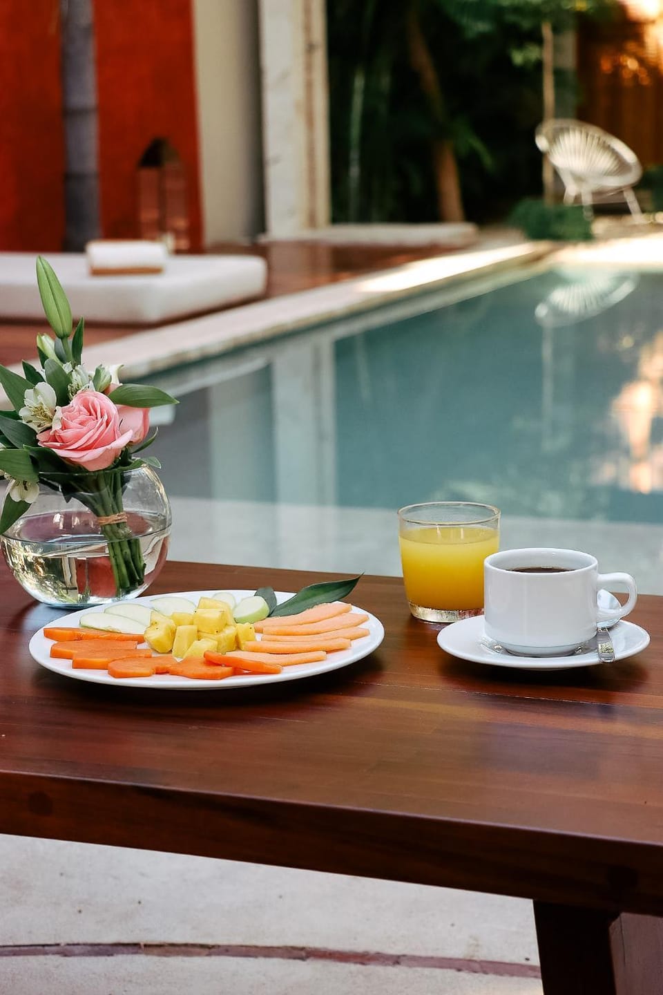 Restaurant/places to eat, Food and drinks, Food, Pool view, Swimming pool, Breakfast, Drinks