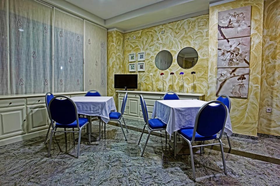 Game Room, Lounge or bar