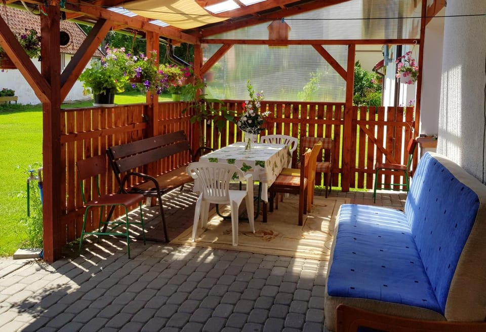 Patio, Balcony/Terrace