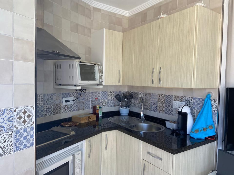 Kitchen or kitchenette, minibar, pet friendly, stove