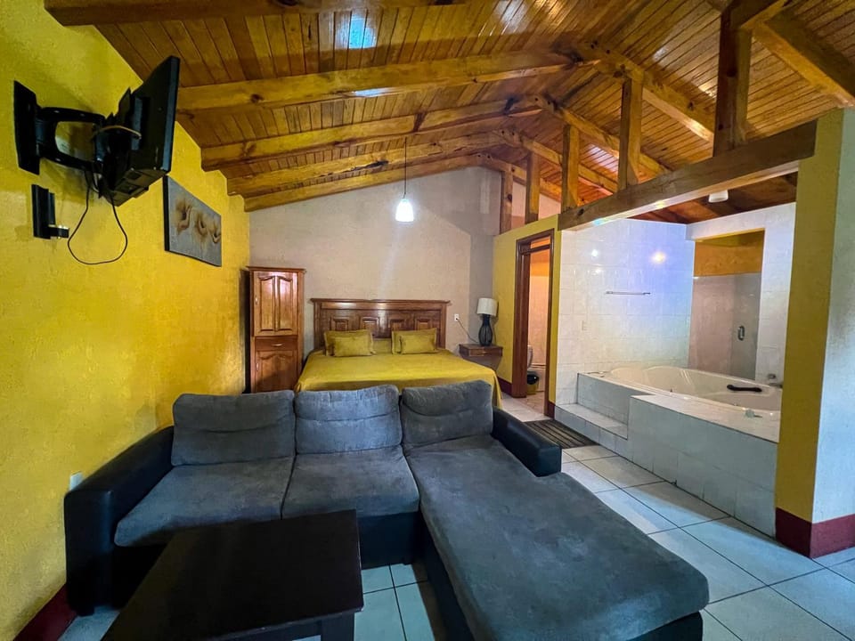 Communal lounge/ TV room, Bed, Hot Tub, Bath