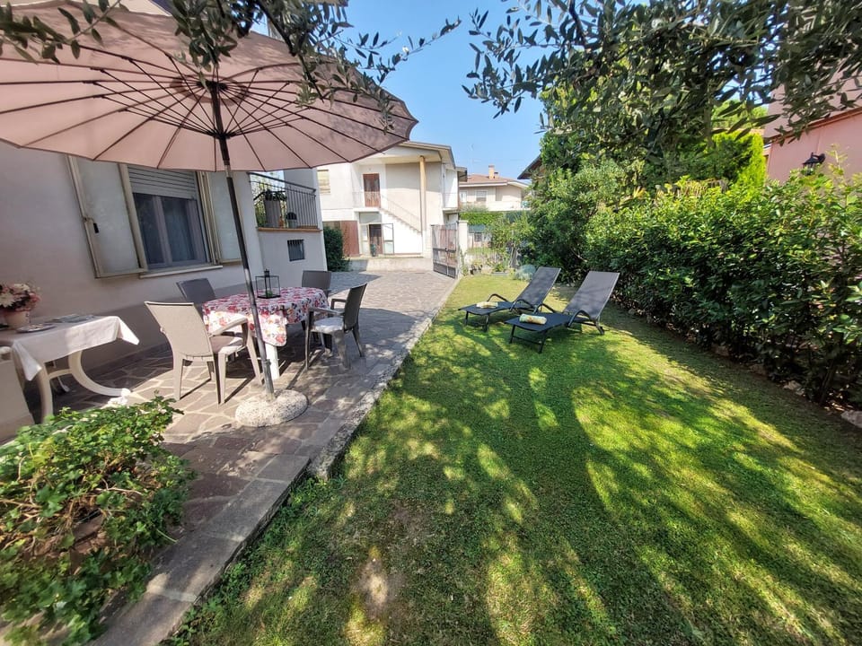 Garden, Garden view, sunbed
