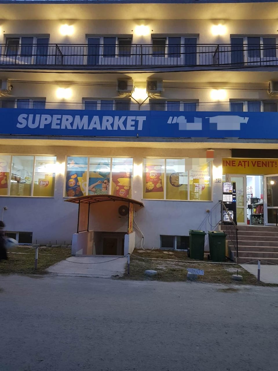 On-site shops, Supermarket/grocery shop