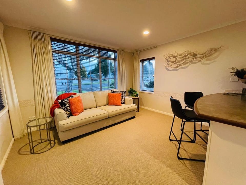 TAURANGA CITY CBD 5TH AVE Elegant Entire Home House in Tauranga