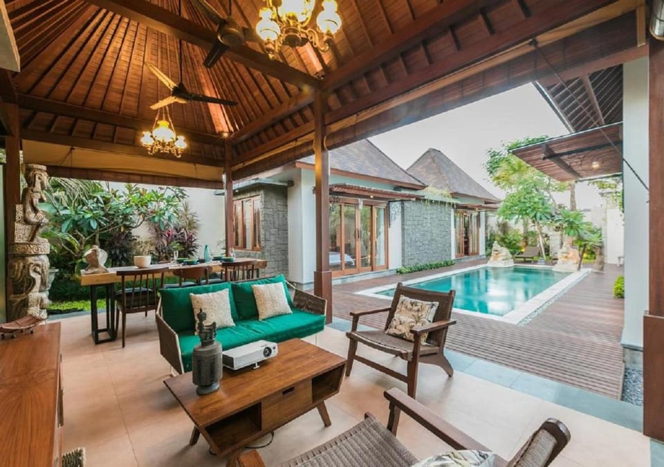 Patio, Balcony/Terrace, Swimming pool, Swimming pool
