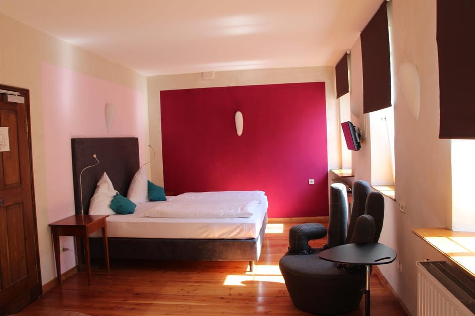 Day, Photo of the whole room